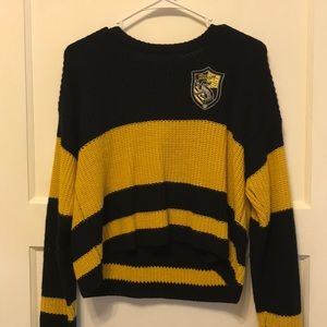 Hot Topic Hufflepuff Cropped Knit Sweater